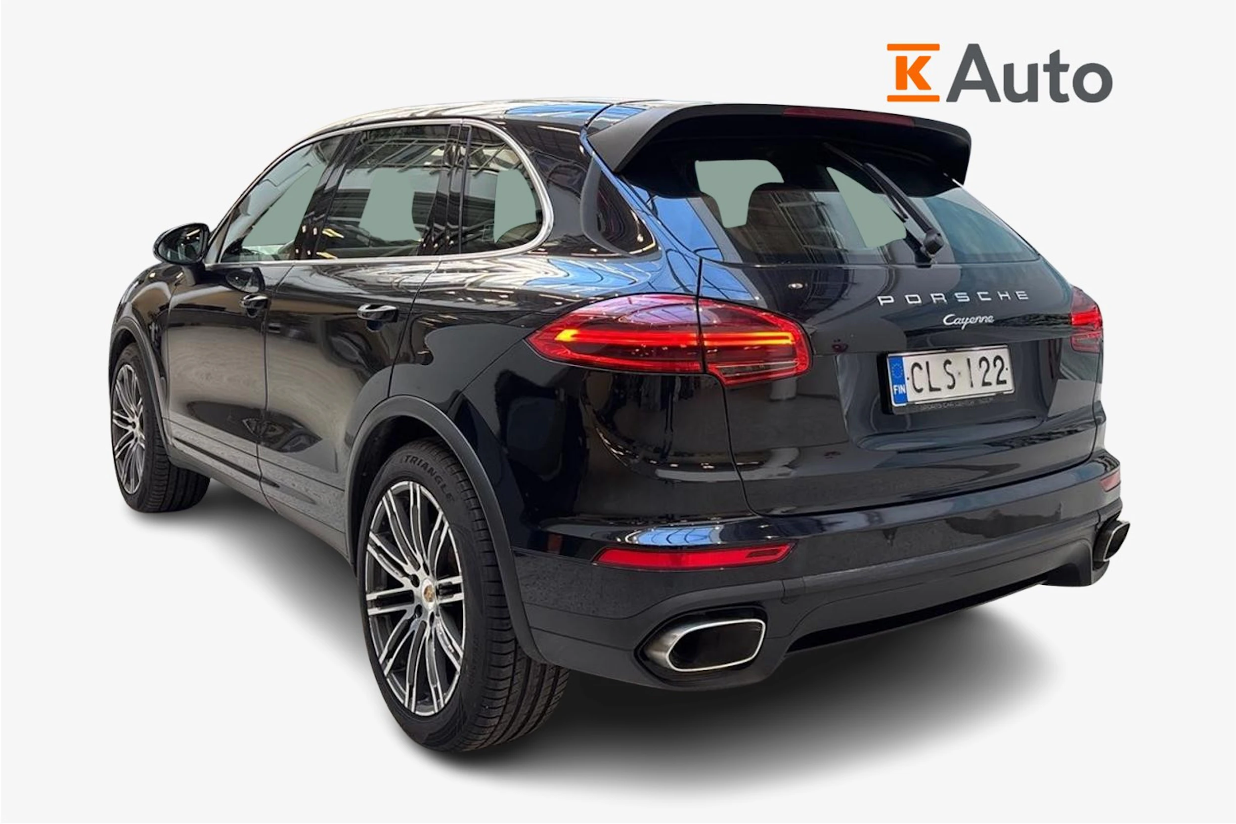 musta Porsche Cayenne 2015 kuva 2.