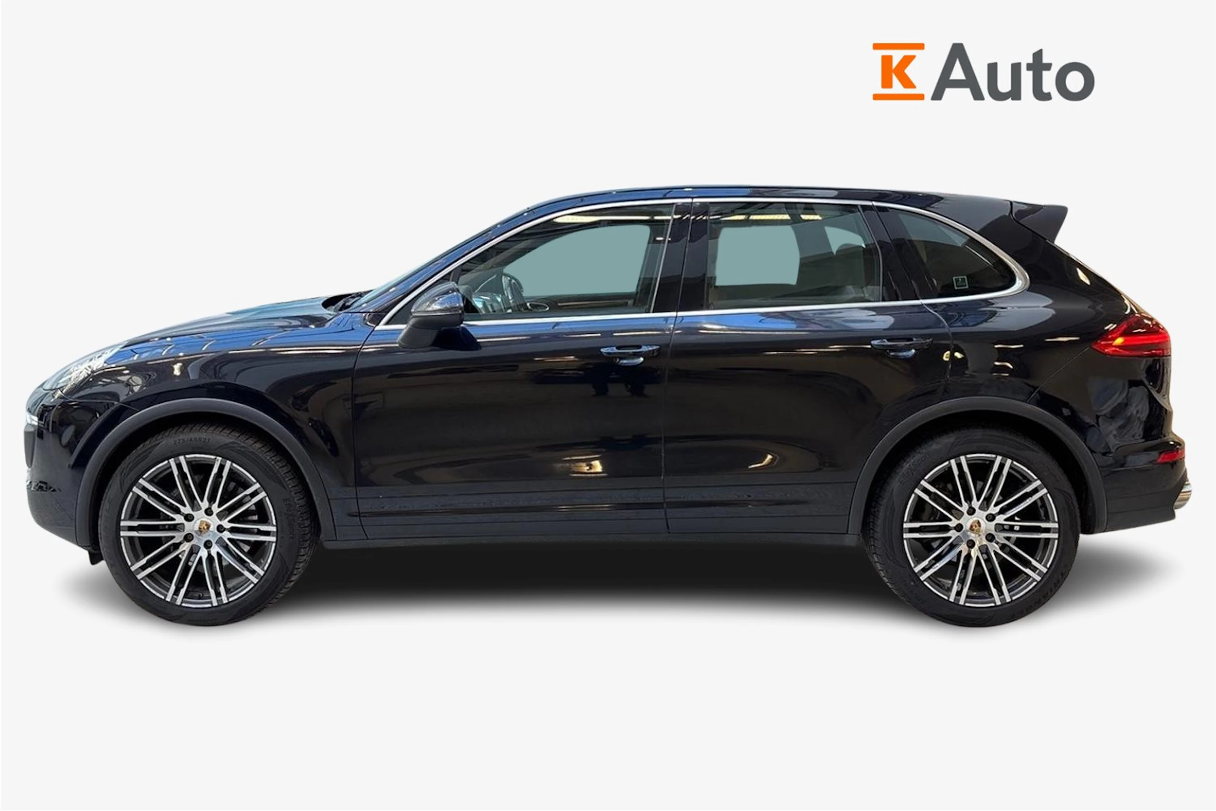 musta Porsche Cayenne 2015 kuva 5.