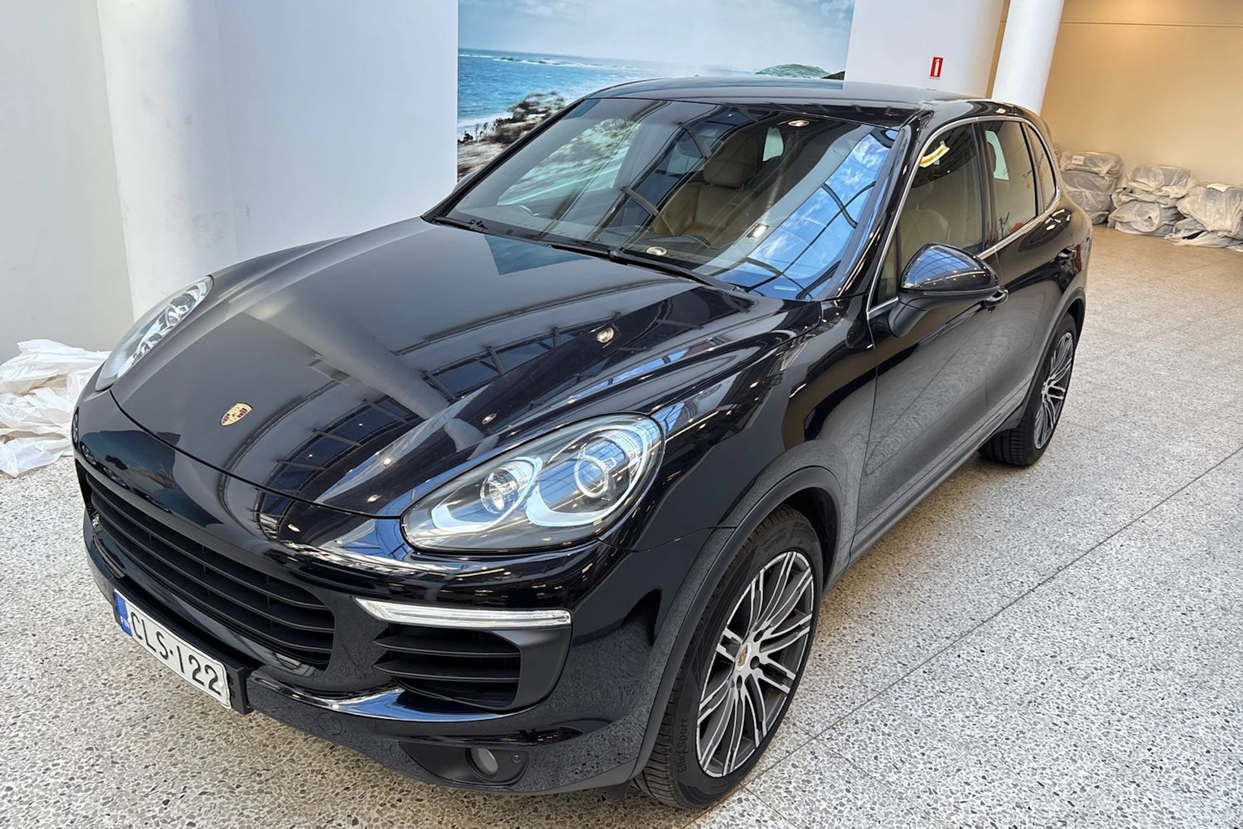 musta Porsche Cayenne 2015 kuva 15.