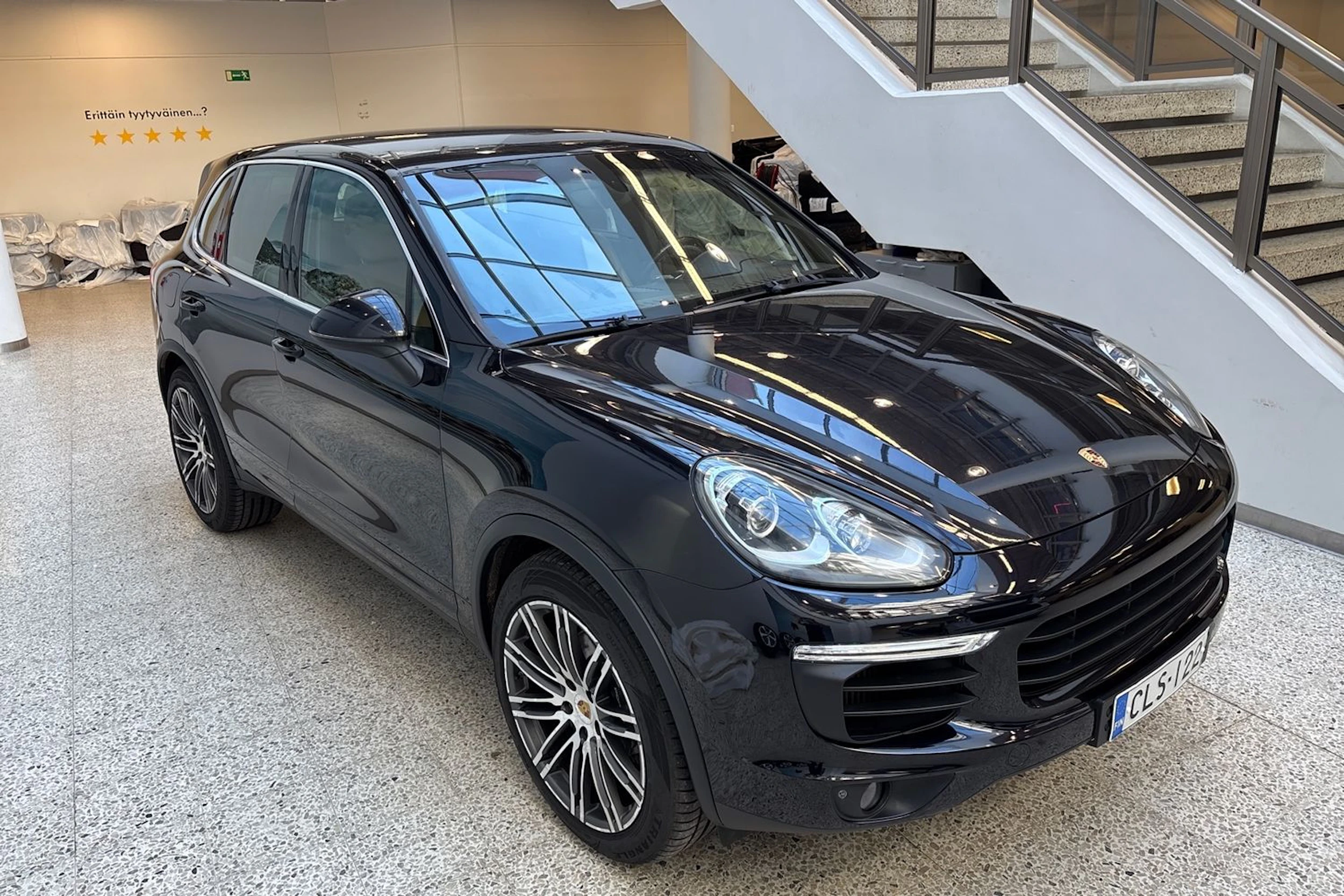 musta Porsche Cayenne 2015 kuva 17.