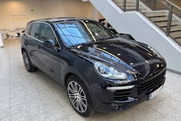 musta Porsche Cayenne 2015 kuva 17.