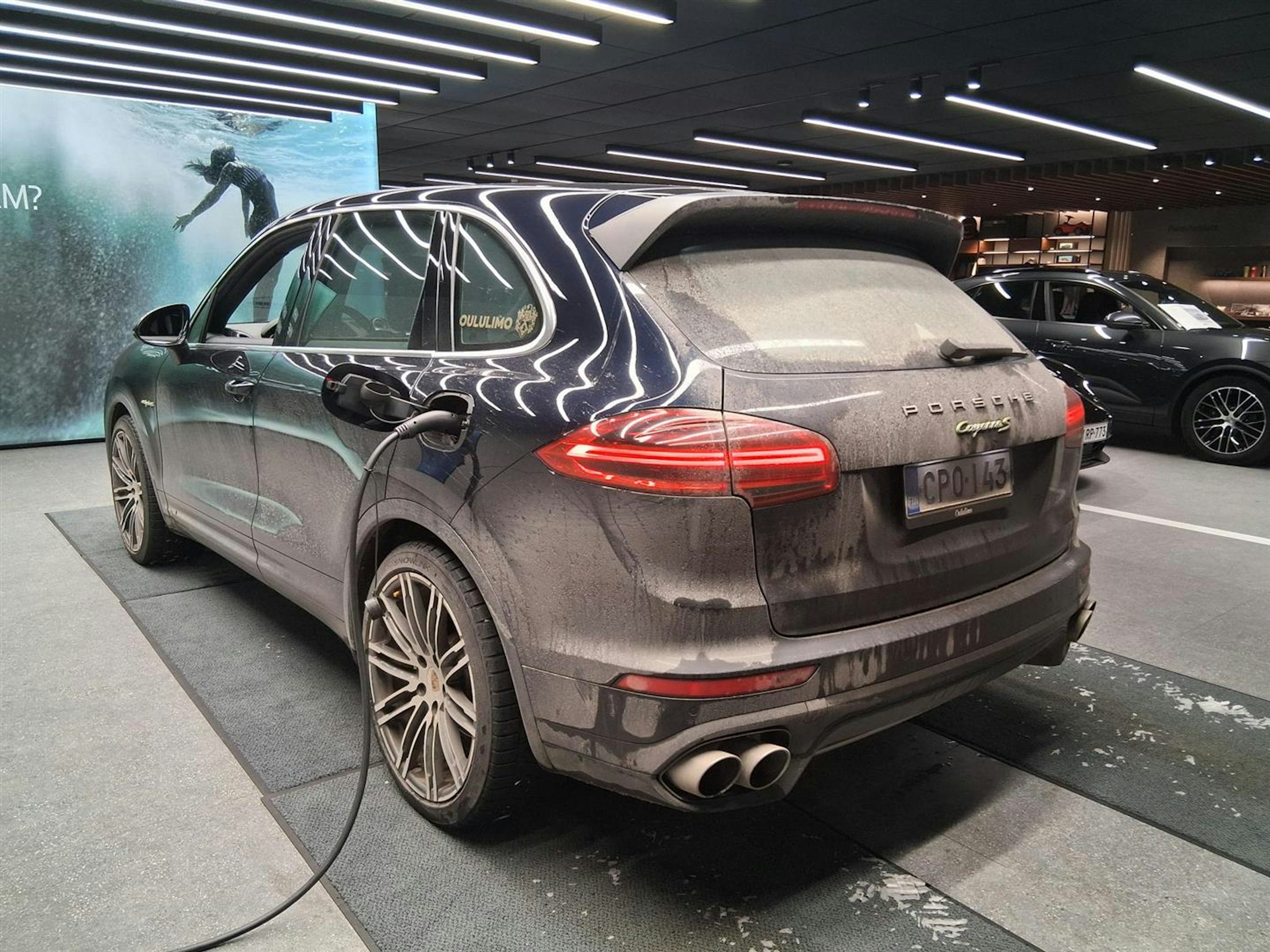 sininen Porsche Cayenne 2015 kuva 3.