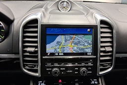 sininen Porsche Cayenne 2015 kuva 17.