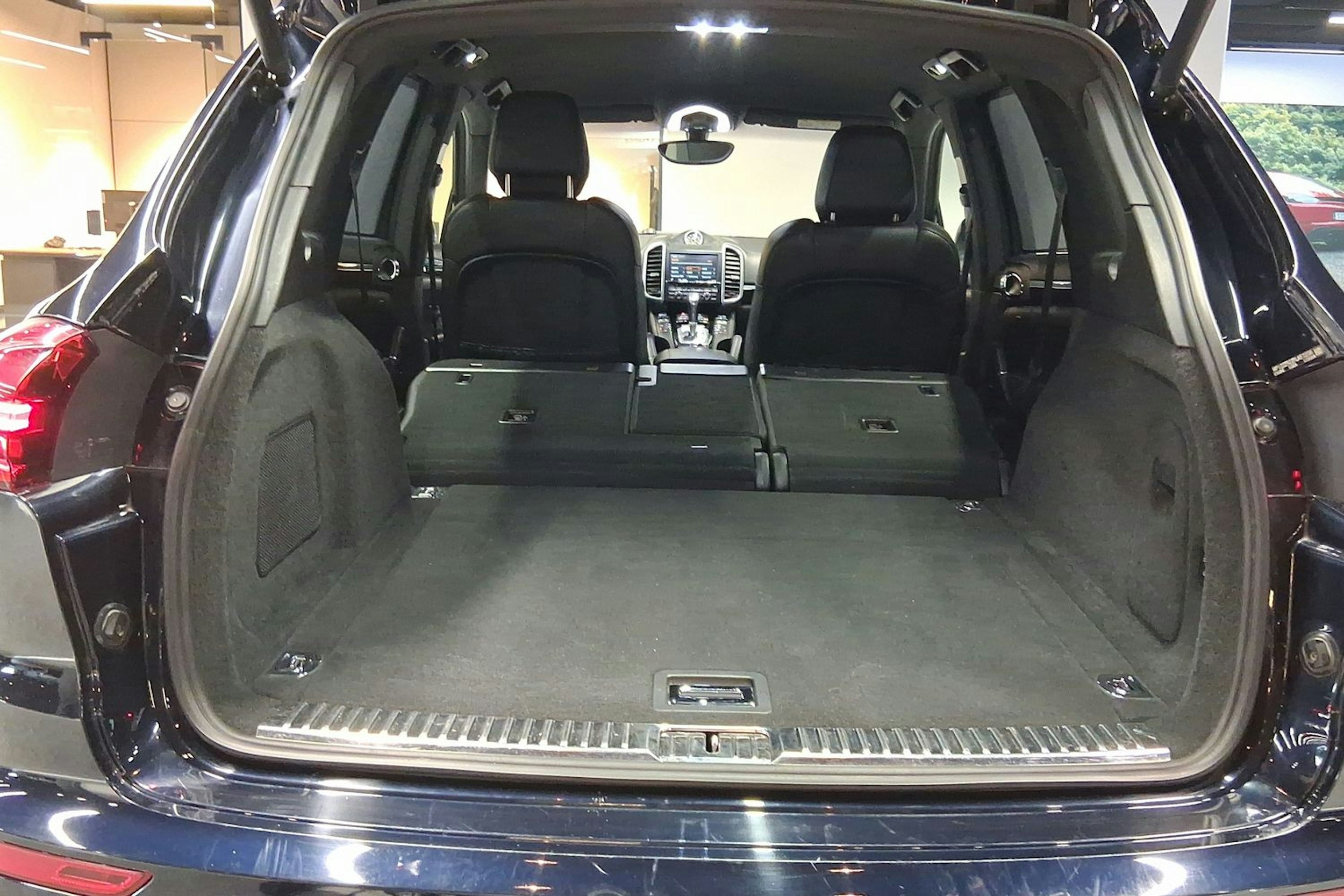 sininen Porsche Cayenne 2015 kuva 21.