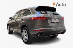 met. harmaa Porsche Cayenne 2015 kuva 2.