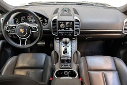 met. harmaa Porsche Cayenne 2015 kuva 7.