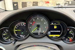 met. harmaa Porsche Cayenne 2015 kuva 17.