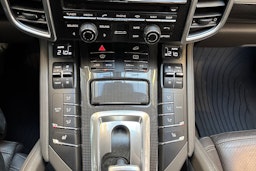 met. harmaa Porsche Cayenne 2015 kuva 22.
