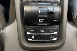 met. harmaa Porsche Cayenne 2015 kuva 24.