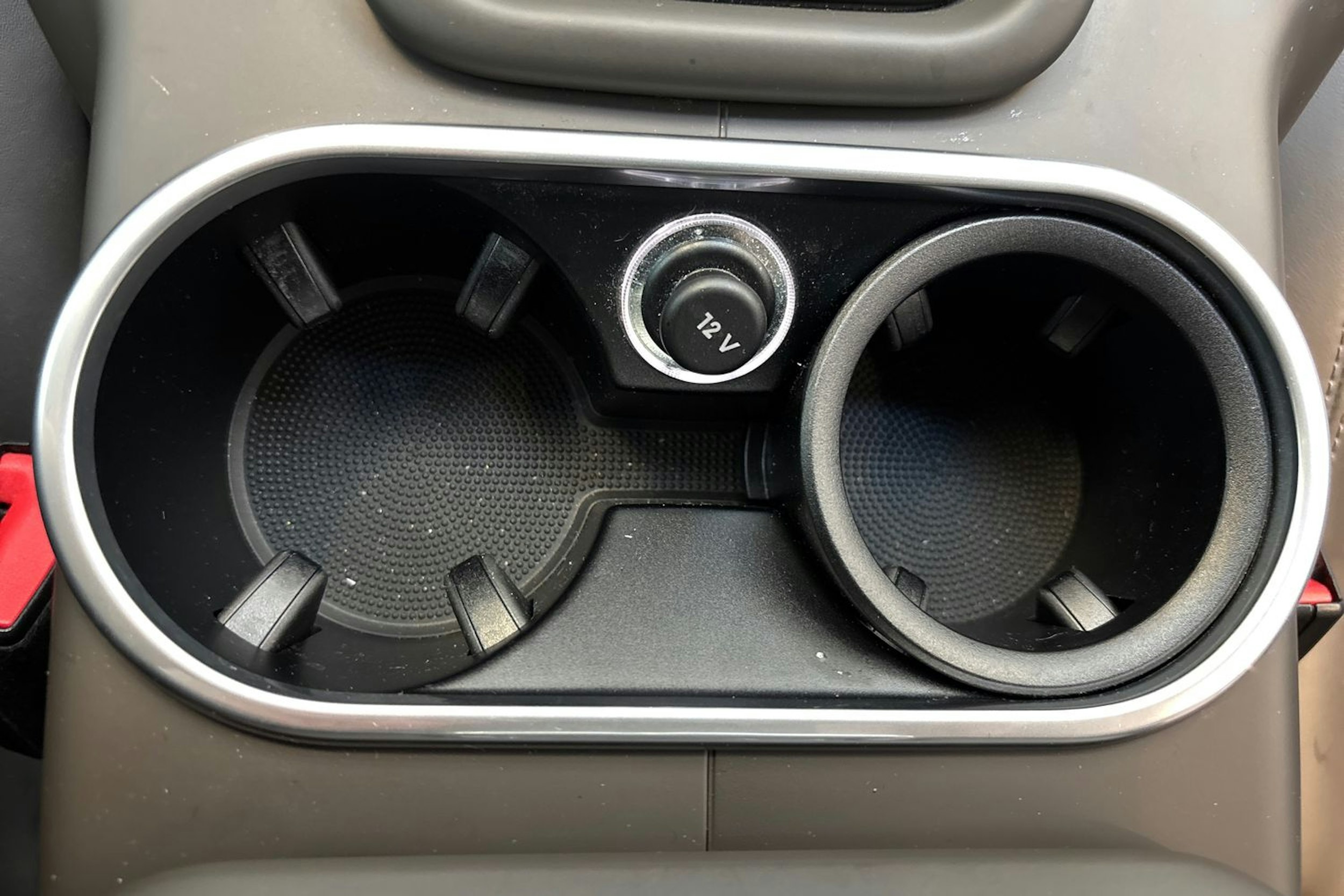 met. harmaa Porsche Cayenne 2015 kuva 25.