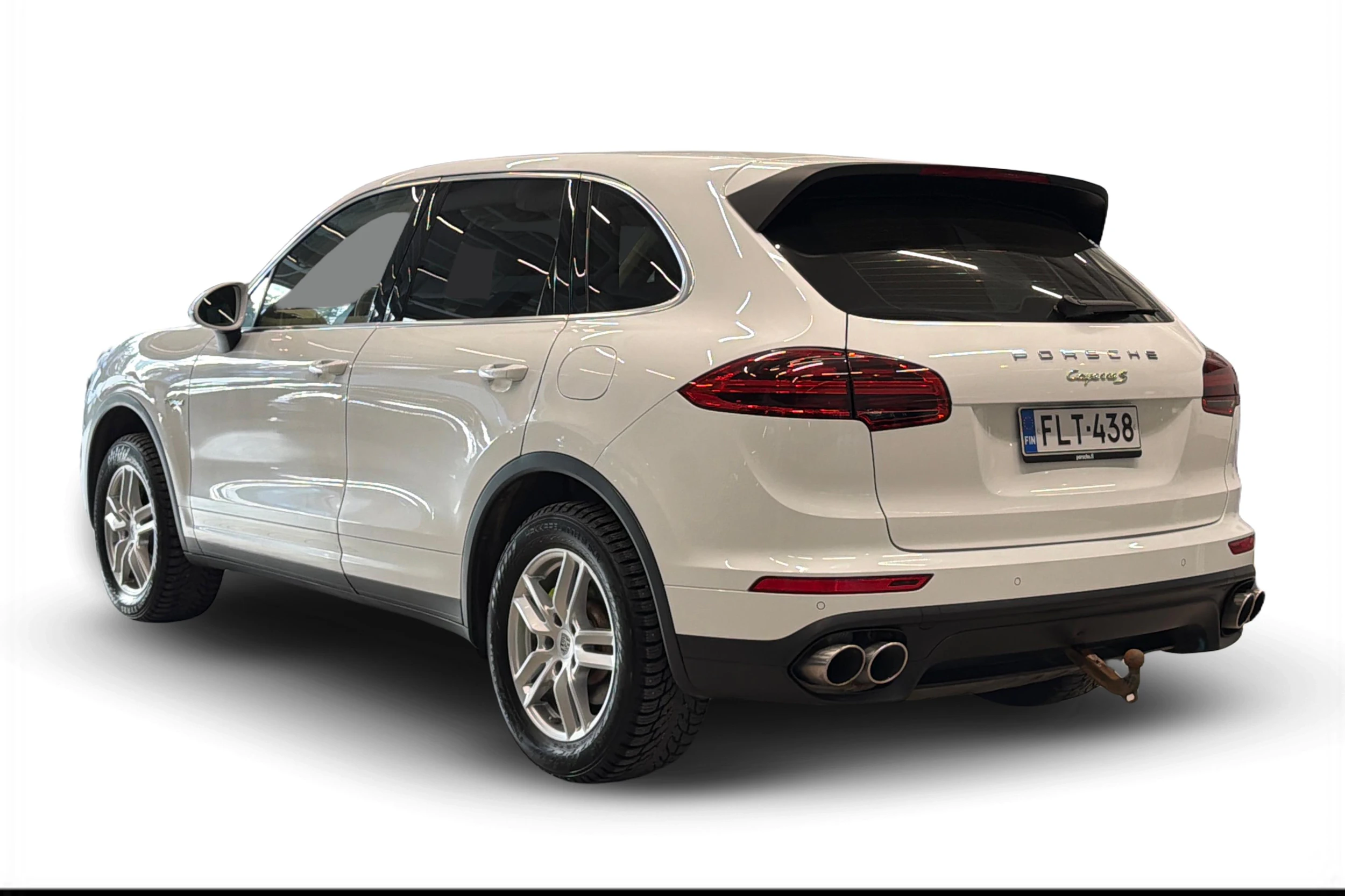 Valkoinen Porsche Cayenne 2015 kuva 2.