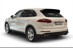 Valkoinen Porsche Cayenne 2015 kuva 2.
