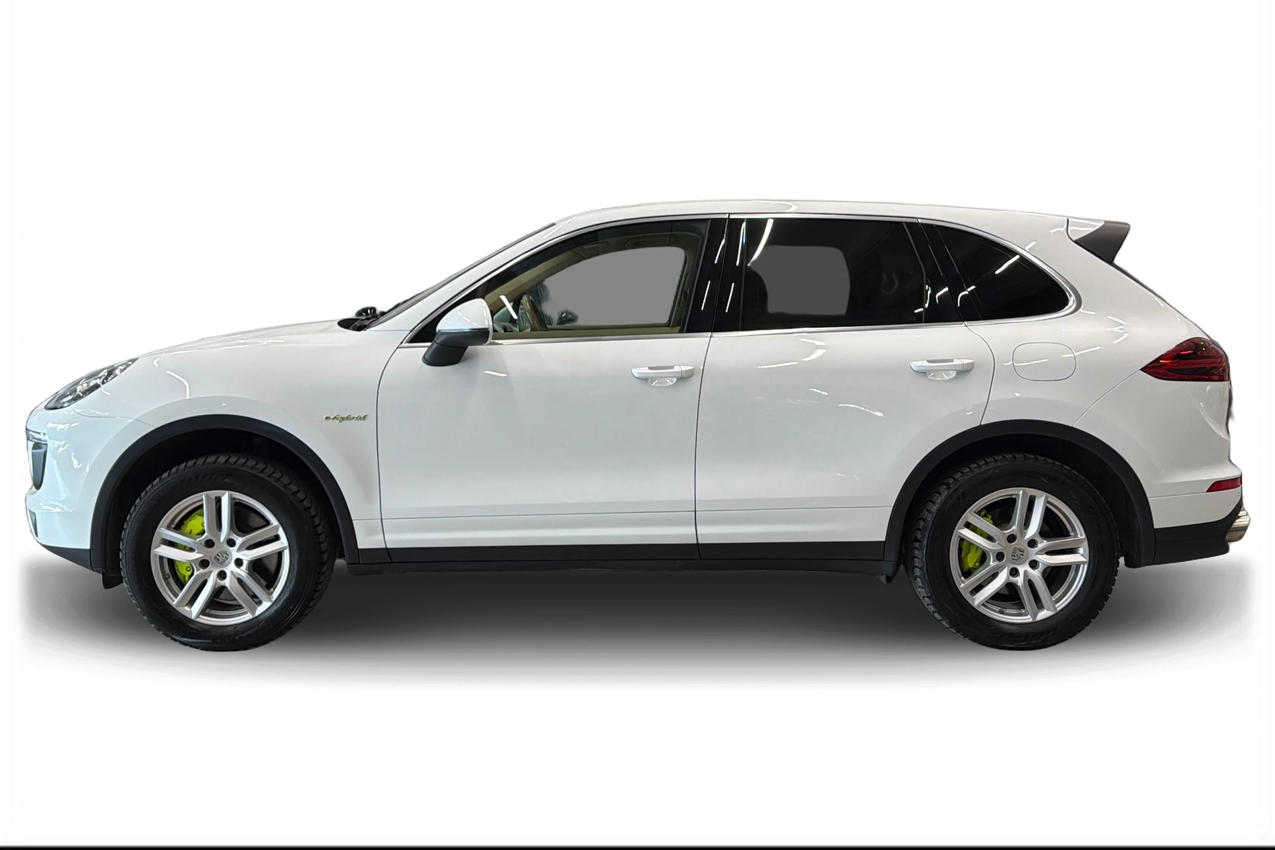Valkoinen Porsche Cayenne 2015 kuva 6.
