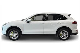 Valkoinen Porsche Cayenne 2015 kuva 6.