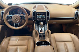 Valkoinen Porsche Cayenne 2015 kuva 8.