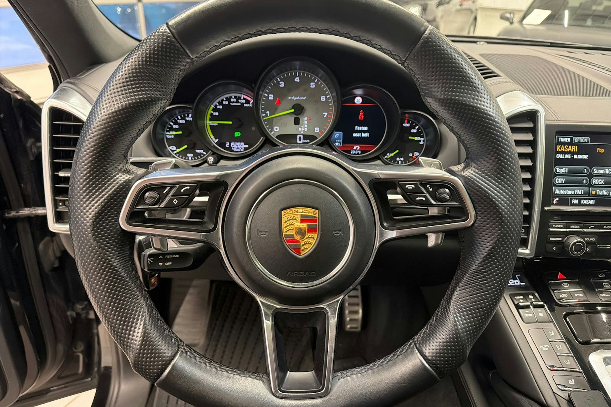 Musta Porsche Cayenne 2015 kuva 15.