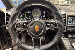 Musta Porsche Cayenne 2015 kuva 15.