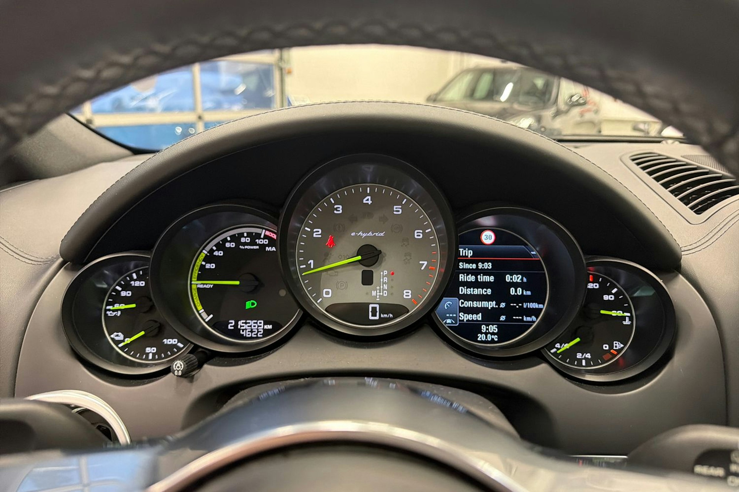 Musta Porsche Cayenne 2015 kuva 16.