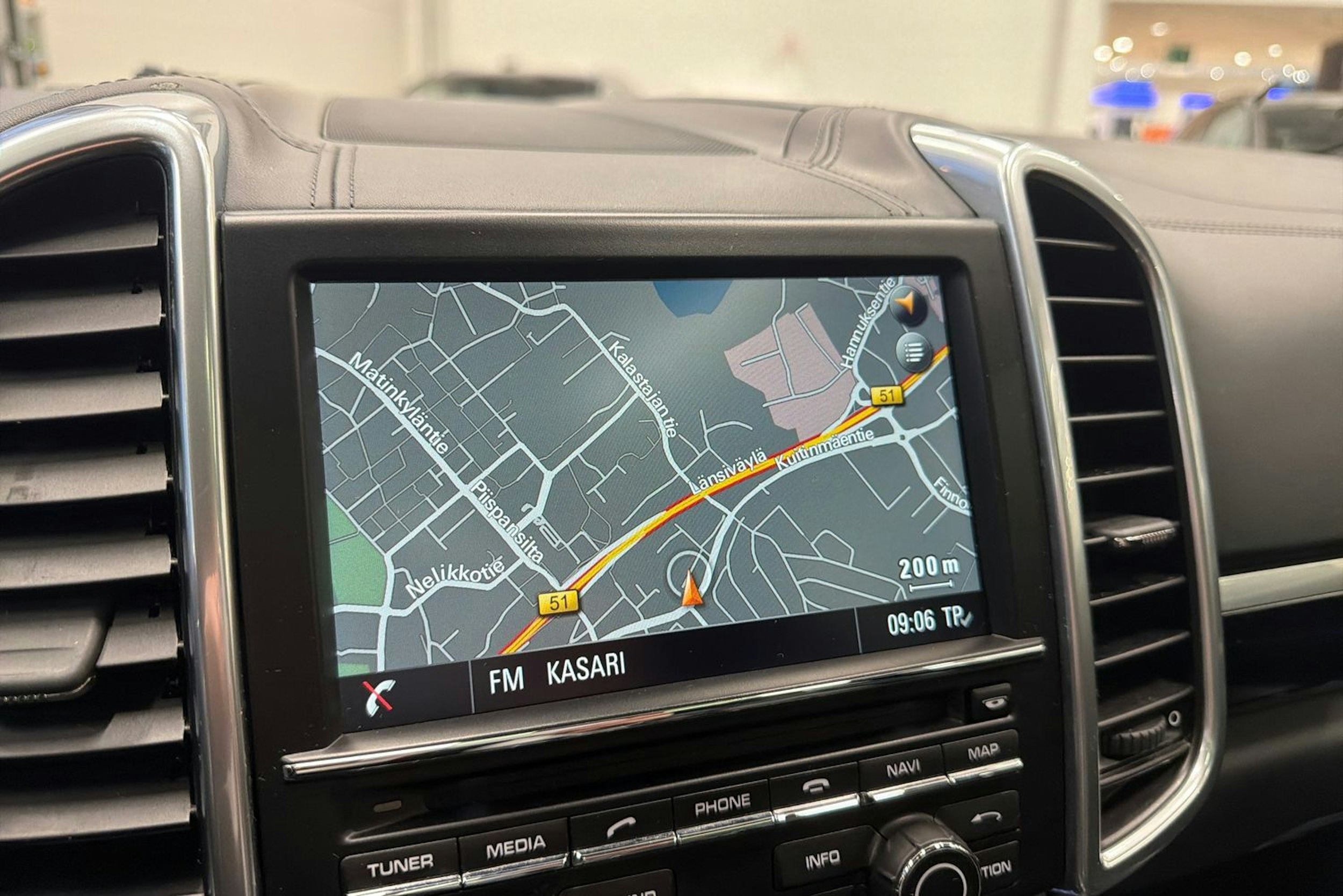 Musta Porsche Cayenne 2015 kuva 20.