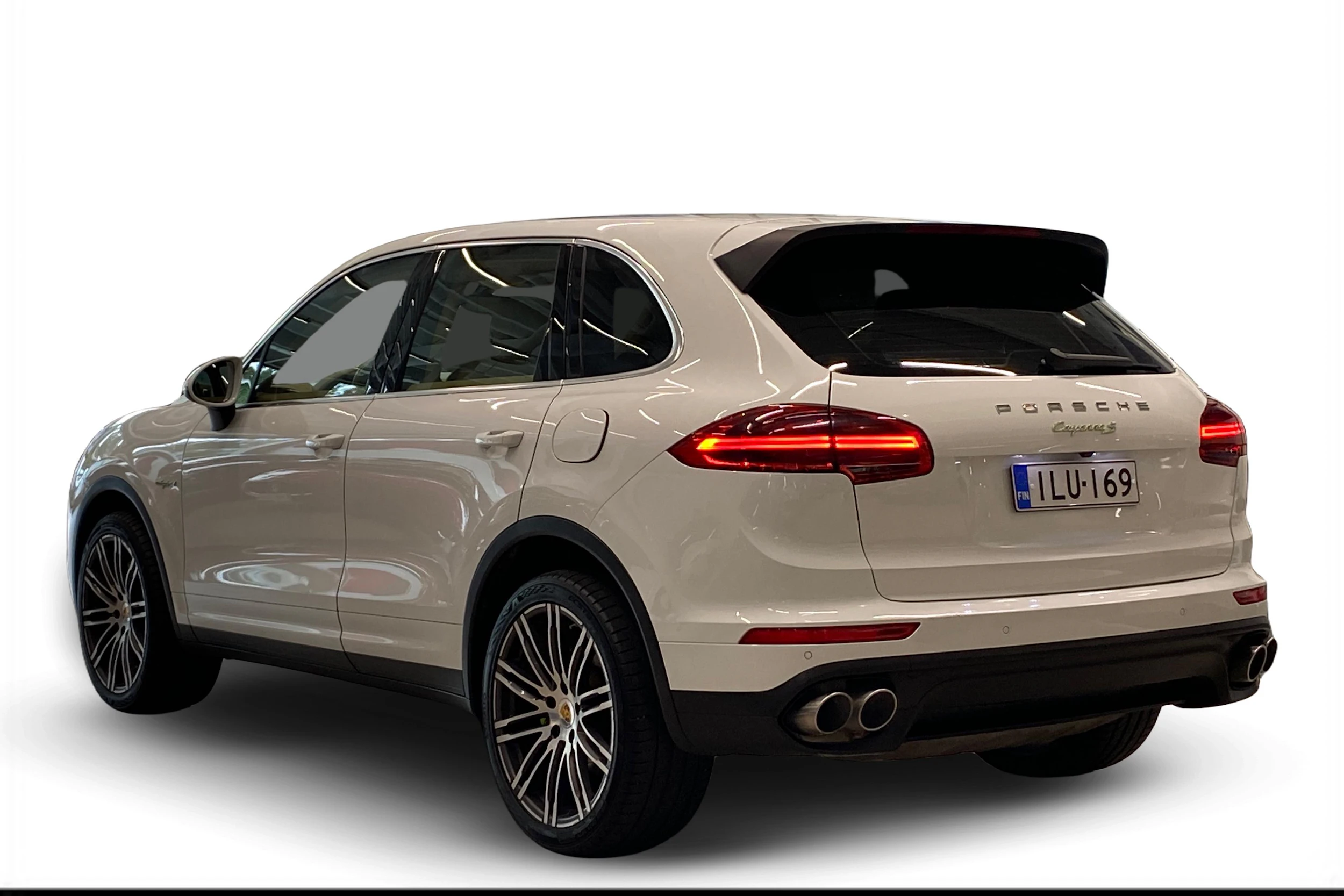 Valkoinen Porsche Cayenne 2015 kuva 2.