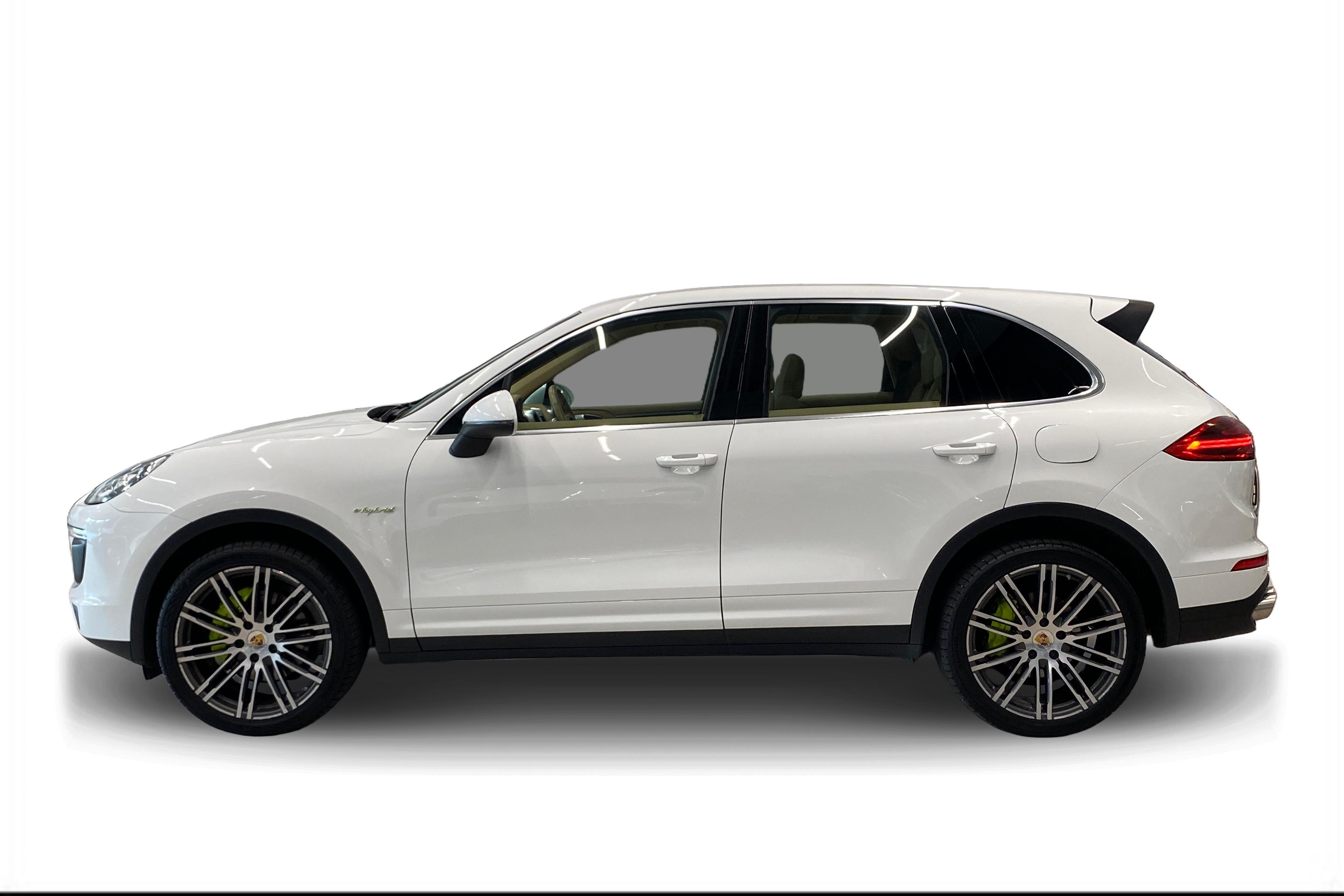 Porsche Cayenne S E-hybrid 2015, kuva 5/17