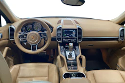 Valkoinen Porsche Cayenne 2015 kuva 7.
