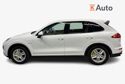 valkoinen Porsche Cayenne 2015 kuva 5.