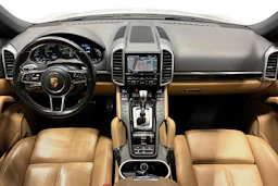 valkoinen Porsche Cayenne 2015 kuva 7.