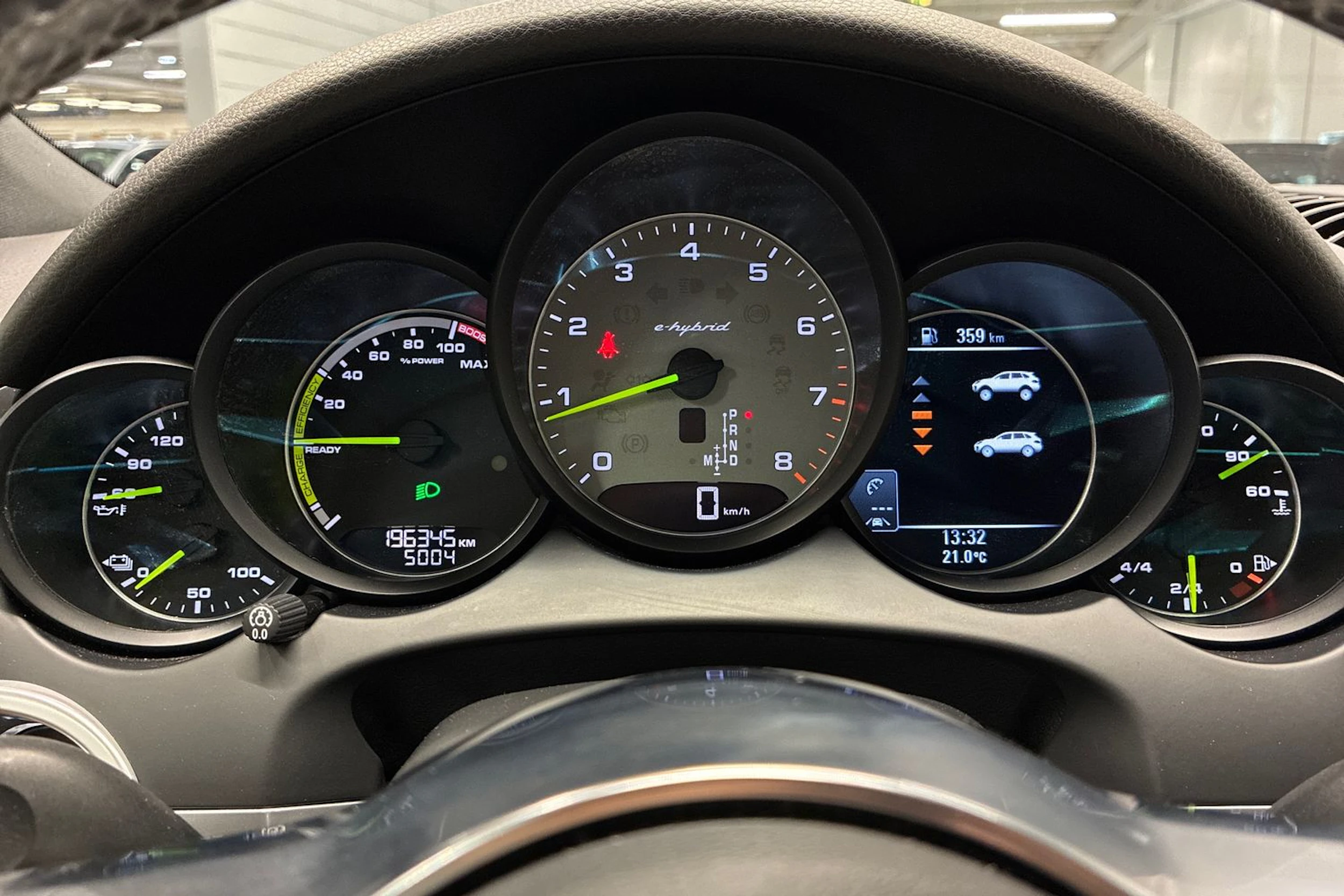 valkoinen Porsche Cayenne 2015 kuva 13.