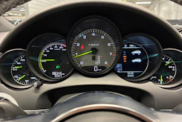 valkoinen Porsche Cayenne 2015 kuva 13.