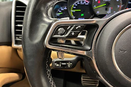 valkoinen Porsche Cayenne 2015 kuva 14.