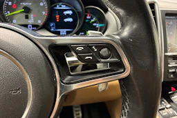 valkoinen Porsche Cayenne 2015 kuva 15.