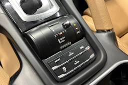 valkoinen Porsche Cayenne 2015 kuva 20.