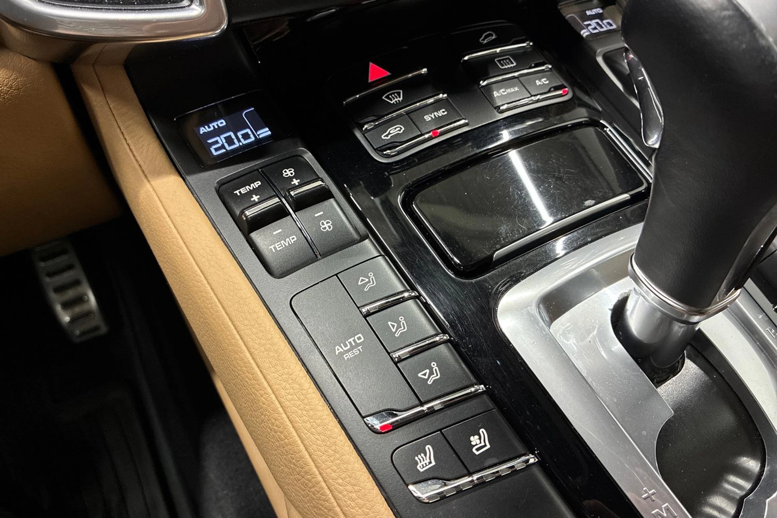 valkoinen Porsche Cayenne 2015 kuva 21.