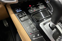 valkoinen Porsche Cayenne 2015 kuva 21.