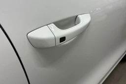 valkoinen Porsche Cayenne 2015 kuva 36.