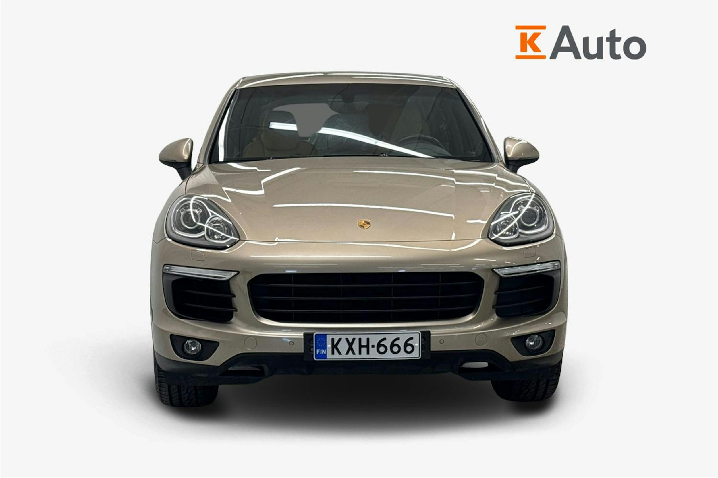 Harmaa Porsche Cayenne 2015 kuva 5.