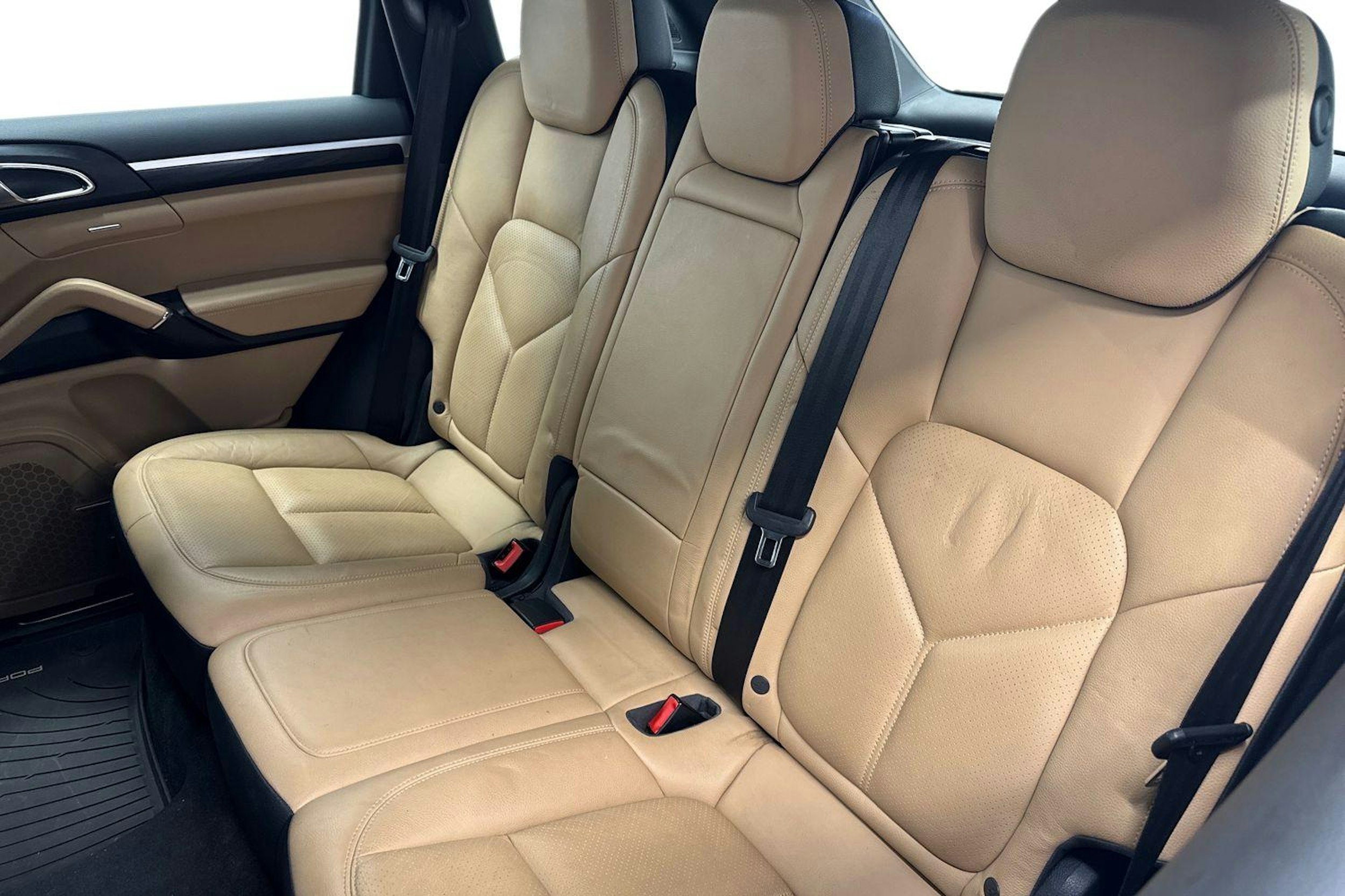 Harmaa Porsche Cayenne 2015 kuva 10.