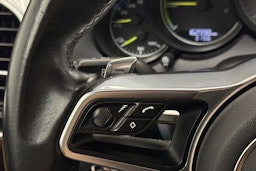 Harmaa Porsche Cayenne 2015 kuva 16.