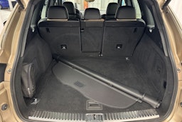 Harmaa Porsche Cayenne 2015 kuva 36.