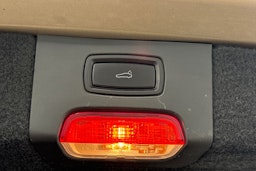 Harmaa Porsche Cayenne 2015 kuva 37.