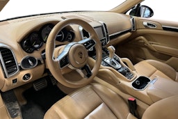 Sininen Porsche Cayenne 2015 kuva 3.