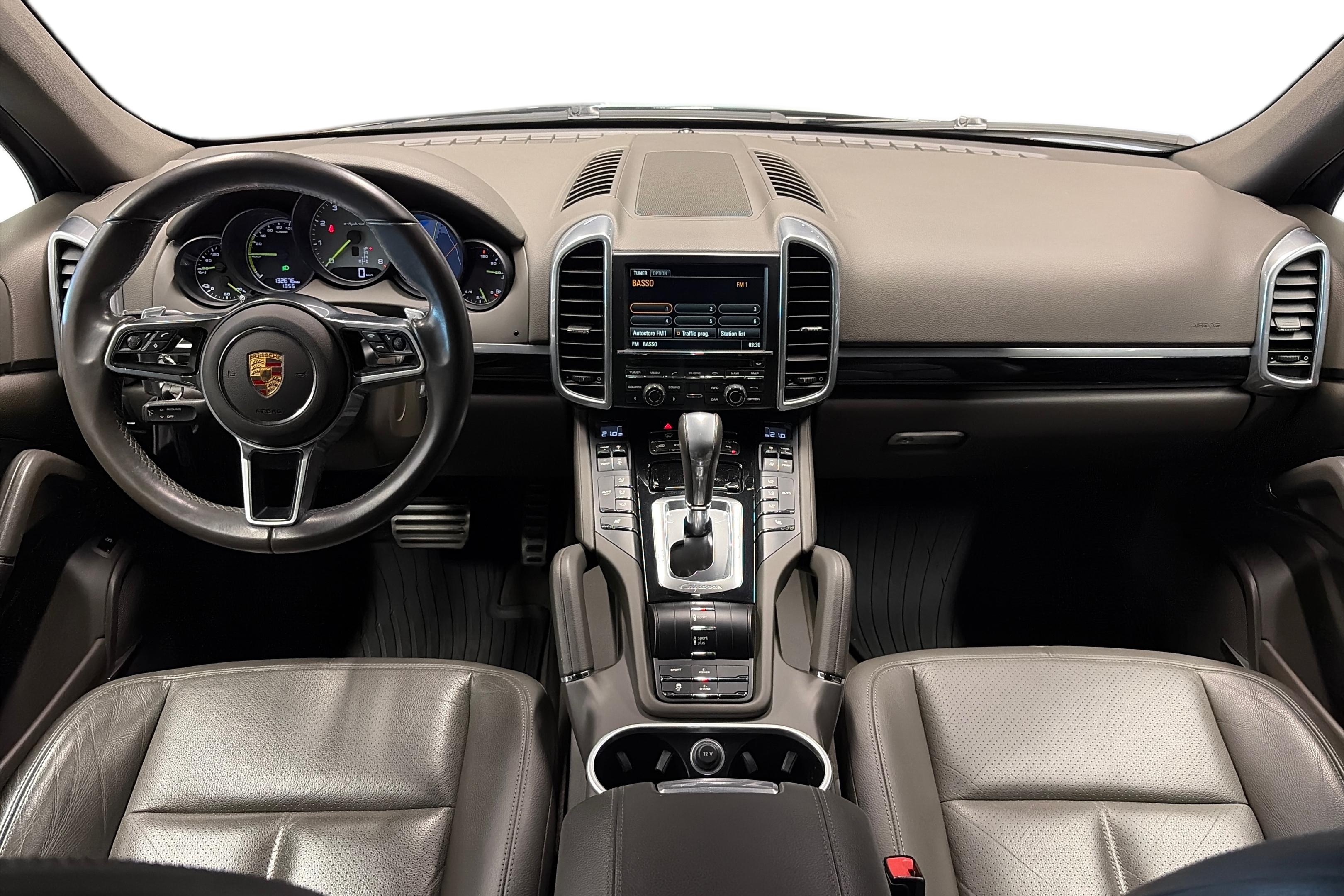 Porsche Cayenne S E-hybrid 2015, kuva 7/24