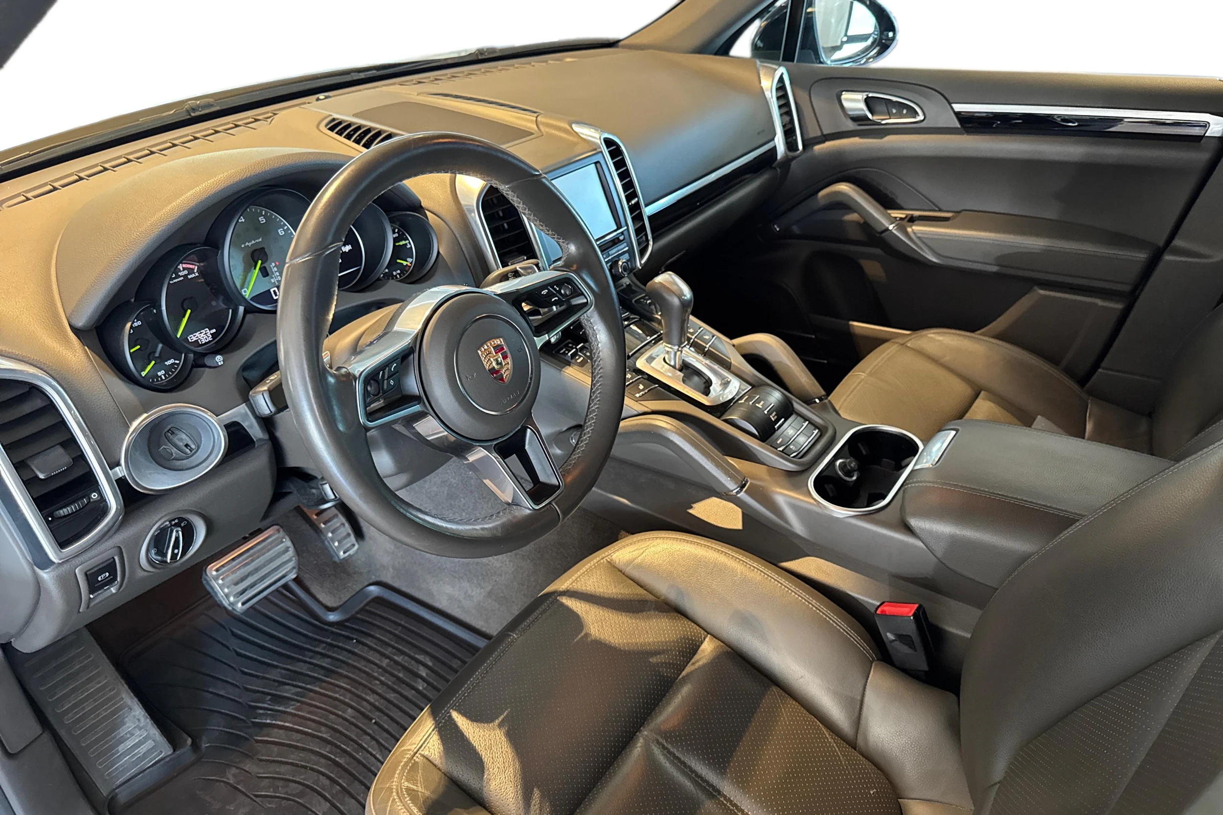 met. Sininen Porsche Cayenne 2015 kuva 7.