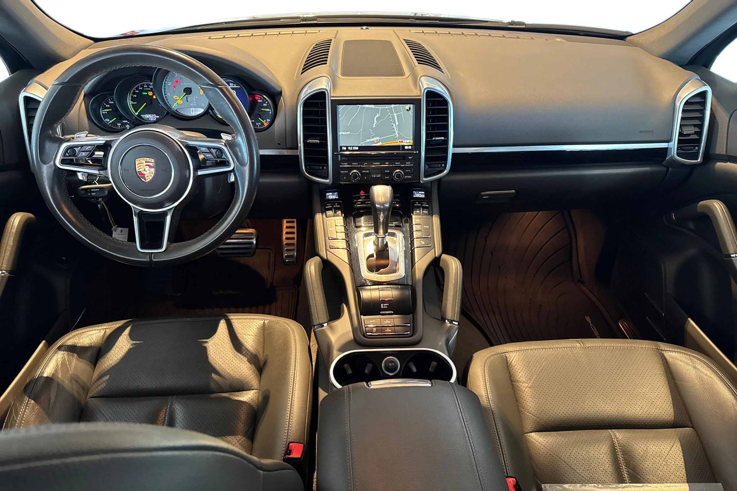met. Sininen Porsche Cayenne 2015 kuva 8.