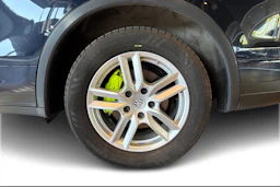met. Sininen Porsche Cayenne 2015 kuva 10.