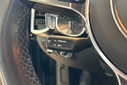 met. Sininen Porsche Cayenne 2015 kuva 13.