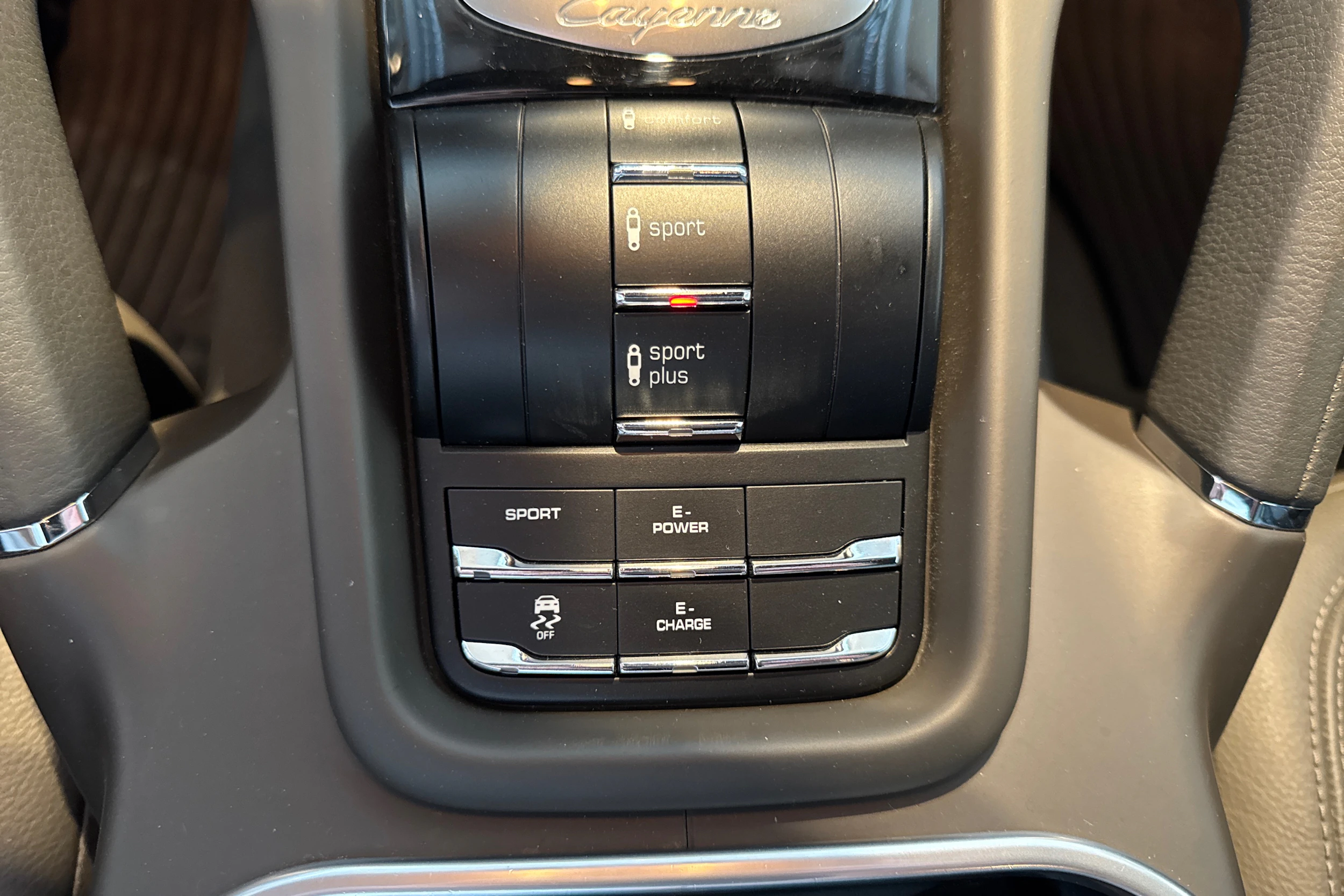 met. Sininen Porsche Cayenne 2015 kuva 15.