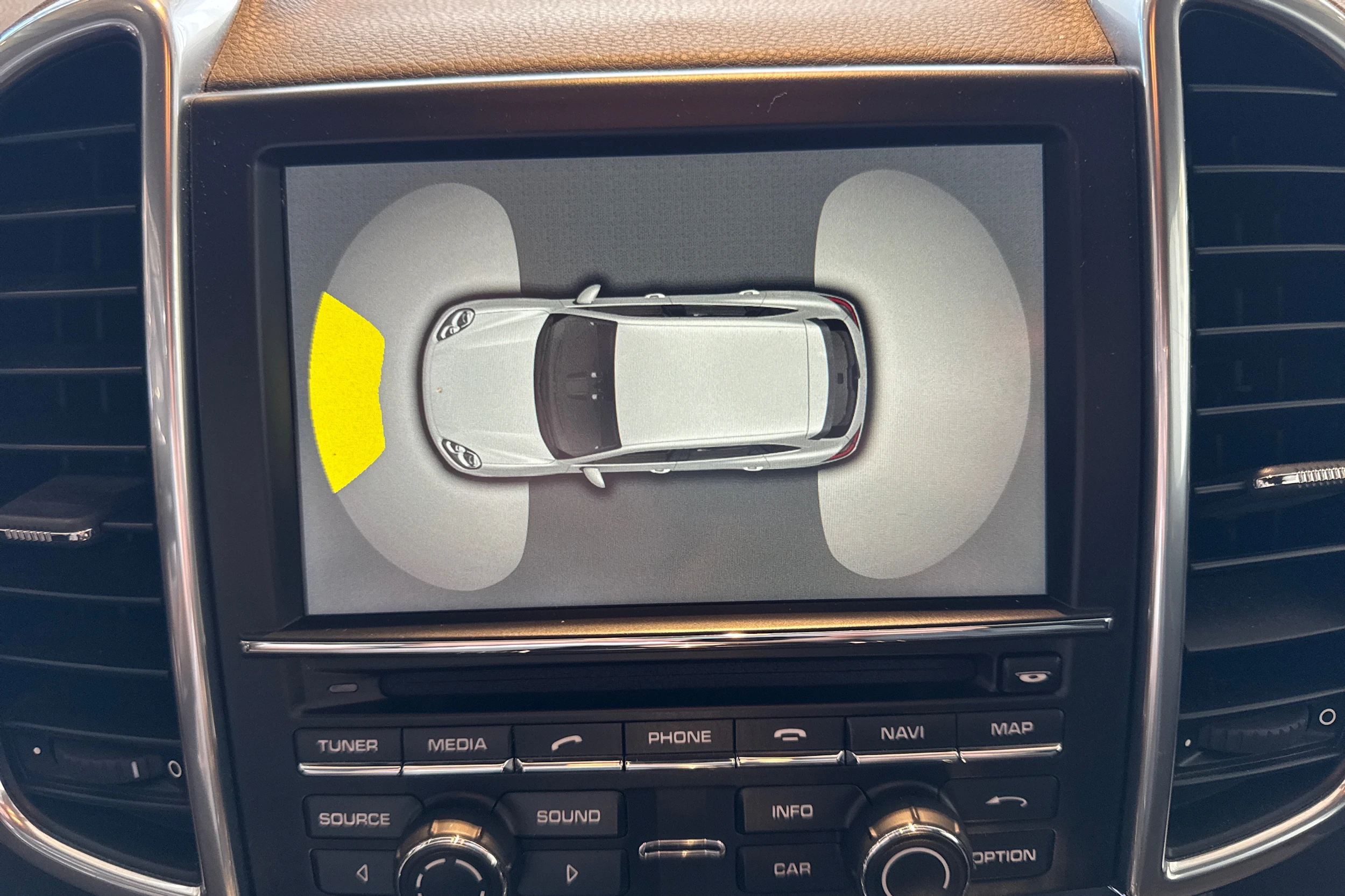 met. Sininen Porsche Cayenne 2015 kuva 16.