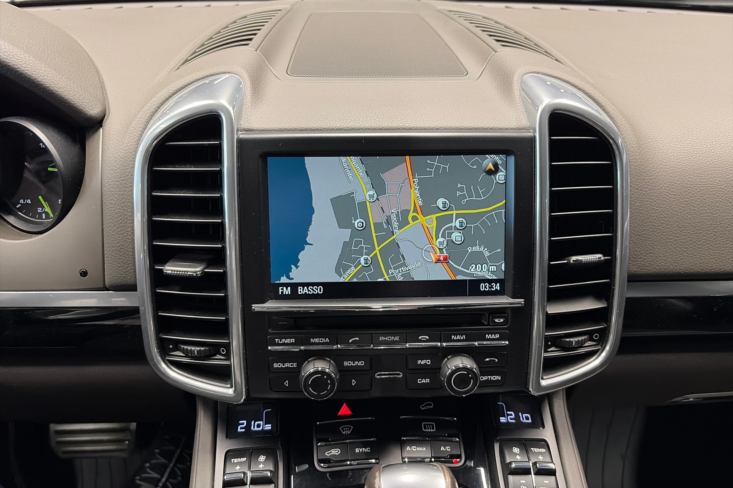 met. Sininen Porsche Cayenne 2015 kuva 17.
